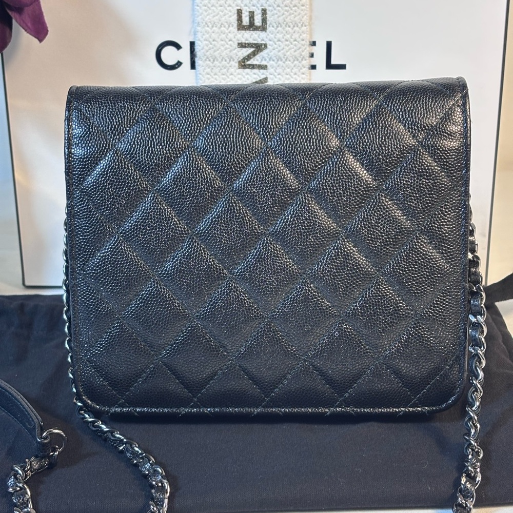 Gorgeous Chanel Square Woc Black Caviar - Picture 2 of 16